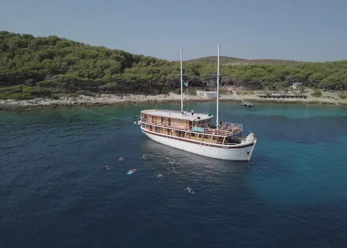 Traditional Gulet, Cruises & Events 船上ホテル