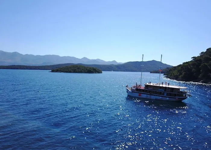 ספינת מלון Traditional Gulet, Cruises & Events ספליט